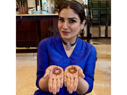 Raveena Tandon flaunts her Karwa Chauth mehendi, gives it some 'fam' touch | Raveena Tandon flaunts her Karwa Chauth mehendi, gives it some 'fam' touch