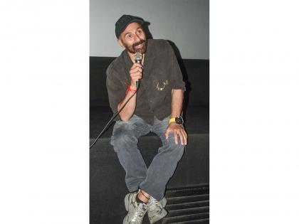 Chai lover Sunny Deol wins hearts with his snack-time video from set | Chai lover Sunny Deol wins hearts with his snack-time video from set