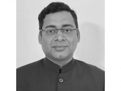 Supreme Court Lawyer Devesh Tripathi receives Honorary Doctorate from University of California | Supreme Court Lawyer Devesh Tripathi receives Honorary Doctorate from University of California