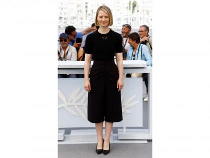 Mia Wasikowska to co-direct legal dramedy 'The Great White' | Mia Wasikowska to co-direct legal dramedy 'The Great White' Mia Wasikowska to co-direct legal dramedy 'The Great White' | Mia Wasikowska to co-direct legal dramedy 'The Great White'