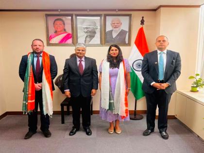 India's envoys felicitate educator as Hindi teaching begins in Chinese school | India's envoys felicitate educator as Hindi teaching begins in Chinese school India's envoys felicitate educator as Hindi teaching begins in Chinese school | India's envoys felicitate educator as Hindi teaching begins in Chinese school