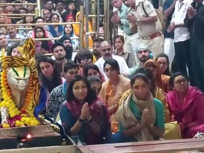 Skipper Harmanpreet, India players offer prayers at Mahakaleshwar temple before Women's WC clash | Skipper Harmanpreet, India players offer prayers at Mahakaleshwar temple before Women's WC clash
