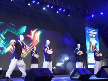 Korean wave grips Mumbaikars at inaugural 'K-Harmony Festa', boyband 'Younite' perform hit tracks | Korean wave grips Mumbaikars at inaugural 'K-Harmony Festa', boyband 'Younite' perform hit tracks Korean wave grips Mumbaikars at inaugural 'K-Harmony Festa', boyband 'Younite' perform hit tracks | Korean wave grips Mumbaikars at inaugural 'K-Harmony Festa', boyband 'Younite' perform hit tracks