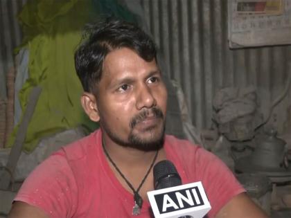 West Bengal: Potters urge people to buy Indian-made diyas for Diwali celebrations | West Bengal: Potters urge people to buy Indian-made diyas for Diwali celebrations West Bengal: Potters urge people to buy Indian-made diyas for Diwali celebrations | West Bengal: Potters urge people to buy Indian-made diyas for Diwali celebrations