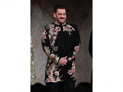Salman Khan shares warm 'Happy Diwali' wishes to media after Mumbai return | Salman Khan shares warm 'Happy Diwali' wishes to media after Mumbai return Salman Khan shares warm 'Happy Diwali' wishes to media after Mumbai return | Salman Khan shares warm 'Happy Diwali' wishes to media after Mumbai return