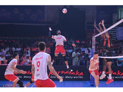 PVL 2025 Season 4 (Match 31): Kolkata Thunderbolts shine bright on Diwali night with 3-1 victory over Hyderabad Black Hawks | PVL 2025 Season 4 (Match 31): Kolkata Thunderbolts shine bright on Diwali night with 3-1 victory over Hyderabad Black Hawks PVL 2025 Season 4 (Match 31): Kolkata Thunderbolts shine bright on Diwali night with 3-1 victory over Hyderabad Black Hawks | PVL 2025 Season 4 (Match 31): Kolkata Thunderbolts shine bright on Diwali night with 3-1 victory over Hyderabad Black Hawks