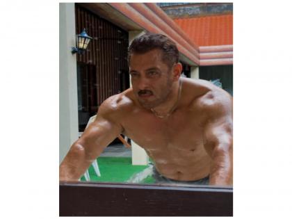 "Kuch haasil...": Salman Khan flaunts his ripped body after his workout session | "Kuch haasil...": Salman Khan flaunts his ripped body after his workout session