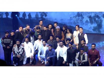 Farhan Akhtar, Javed Akhtar, Sukhwinder attend music album launch of '120 Bahadur' | Farhan Akhtar, Javed Akhtar, Sukhwinder attend music album launch of '120 Bahadur' Farhan Akhtar, Javed Akhtar, Sukhwinder attend music album launch of '120 Bahadur' | Farhan Akhtar, Javed Akhtar, Sukhwinder attend music album launch of '120 Bahadur'