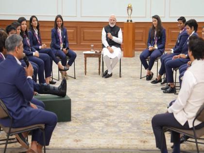 Harleen Kaur's "skincare question" to PM Modi splits Indian women's team into laughter | Harleen Kaur's "skincare question" to PM Modi splits Indian women's team into laughter Harleen Kaur's "skincare question" to PM Modi splits Indian women's team into laughter | Harleen Kaur's "skincare question" to PM Modi splits Indian women's team into laughter
