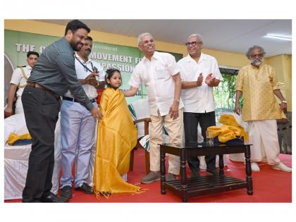 Kerala Governor Felicitates Roohi Mohazzab's Green Initiative | Kerala Governor Felicitates Roohi Mohazzab's Green Initiative Kerala Governor Felicitates Roohi Mohazzab's Green Initiative | Kerala Governor Felicitates Roohi Mohazzab's Green Initiative