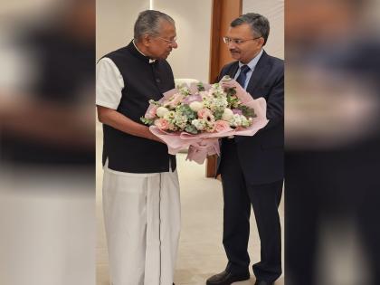 Kerala CM arrives in Abu Dhabi for two-day visit | Kerala CM arrives in Abu Dhabi for two-day visit Kerala CM arrives in Abu Dhabi for two-day visit | Kerala CM arrives in Abu Dhabi for two-day visit