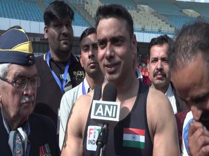 Mandaviya hails Rohtash as 'epitome' of Fit India following world record; India's 'Push-up man' urges youth to live in "real" life instead of "reels" | Mandaviya hails Rohtash as 'epitome' of Fit India following world record; India's 'Push-up man' urges youth to live in "real" life instead of "reels" Mandaviya hails Rohtash as 'epitome' of Fit India following world record; India's 'Push-up man' urges youth to live in "real" life instead of "reels" | Mandaviya hails Rohtash as 'epitome' of Fit India following world record; India's 'Push-up man' urges youth to live in "real" life instead of "reels"