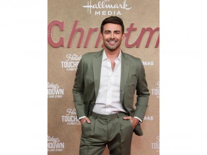 "I feel a responsibility": Jonathan Bennett on telling gay love stories | "I feel a responsibility": Jonathan Bennett on telling gay love stories "I feel a responsibility": Jonathan Bennett on telling gay love stories | "I feel a responsibility": Jonathan Bennett on telling gay love stories
