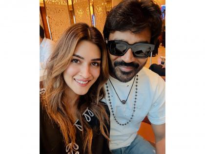 Kriti Sanon shares cool seflies with Dhanush, expresses excitement about 'Tere Ishk Mein' | Kriti Sanon shares cool seflies with Dhanush, expresses excitement about 'Tere Ishk Mein'