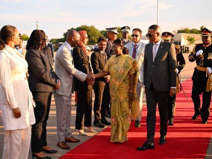 Botswana President sees Murmu off at airport before her departure to India | Botswana President sees Murmu off at airport before her departure to India