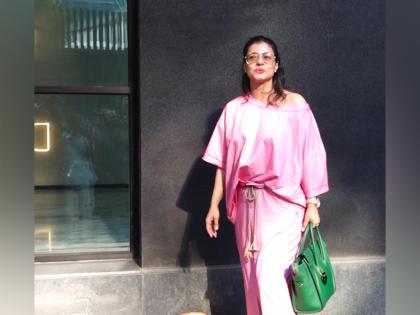 Kajol, Tanuja come together to watch Ajay Devgn's film 'De De Pyaar De 2' | Kajol, Tanuja come together to watch Ajay Devgn's film 'De De Pyaar De 2'