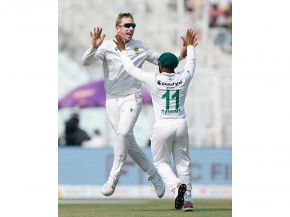 Bavuma, Harmer shine as India sink in another Test against quality spin; lose first Test in Kolkata since 2012 | Bavuma, Harmer shine as India sink in another Test against quality spin; lose first Test in Kolkata since 2012