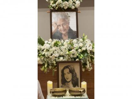 Waheeda Rehman, Jaya Bachchan attend prayer meet of legendary actress Kamini Kaushal | Waheeda Rehman, Jaya Bachchan attend prayer meet of legendary actress Kamini Kaushal