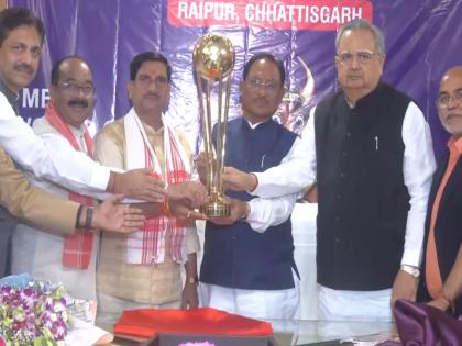 Chhattisgarh CM, Assembly Speaker Raman Singh reveal Hockey Men's Junior World Cup Trophy | Chhattisgarh CM, Assembly Speaker Raman Singh reveal Hockey Men's Junior World Cup Trophy Chhattisgarh CM, Assembly Speaker Raman Singh reveal Hockey Men's Junior World Cup Trophy | Chhattisgarh CM, Assembly Speaker Raman Singh reveal Hockey Men's Junior World Cup Trophy