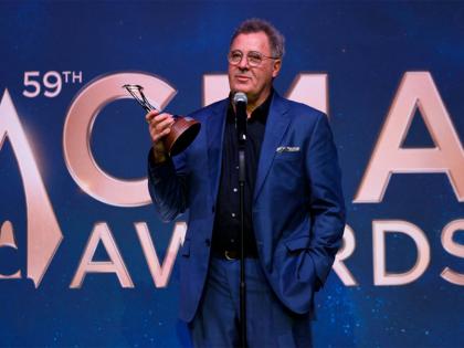 Vince Gill honoured with Willie Nelson Lifetime Achievement Award at CMA Awards | Vince Gill honoured with Willie Nelson Lifetime Achievement Award at CMA Awards