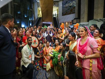 Indian diaspora in Johannesburg give cultural welcome to Prime Minister Narendra Modi | Indian diaspora in Johannesburg give cultural welcome to Prime Minister Narendra Modi