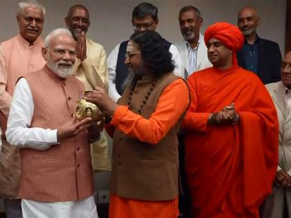 PM Modi interacts with heads of prominent community organisations in Johannesburg | PM Modi interacts with heads of prominent community organisations in Johannesburg