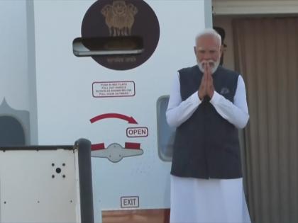 PM Modi emplanes for Delhi post G20 Summit from Johannesburg | PM Modi emplanes for Delhi post G20 Summit from Johannesburg