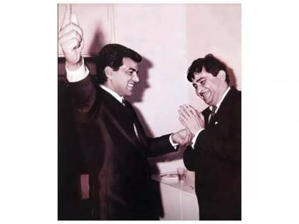 Kareena Kapoor shares vintage pictures of legends Dharmendra and Raj Kapoor | Kareena Kapoor shares vintage pictures of legends Dharmendra and Raj Kapoor