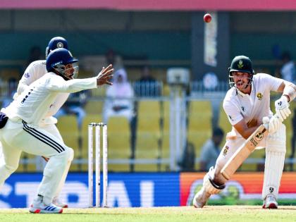 India in precarious position in Guwahati Test, lose two early wickets chasing 549-run target set by South Africa | India in precarious position in Guwahati Test, lose two early wickets chasing 549-run target set by South Africa