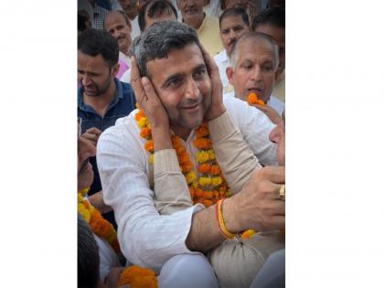 Built by Bees, Backed by Belief: A ₹1000 Cr Vision Born from Two Bee Boxes and One Rural Dream | Built by Bees, Backed by Belief: A ₹1000 Cr Vision Born from Two Bee Boxes and One Rural Dream Built by Bees, Backed by Belief: A ₹1000 Cr Vision Born from Two Bee Boxes and One Rural Dream | Built by Bees, Backed by Belief: A ₹1000 Cr Vision Born from Two Bee Boxes and One Rural Dream