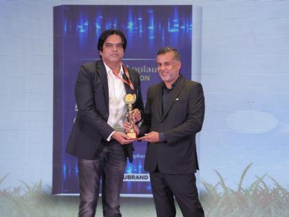 Amit Kumar Singh Honored with Excellence in Journalism Award 2025-26 by Chetan Bhagat | Amit Kumar Singh Honored with Excellence in Journalism Award 2025-26 by Chetan Bhagat