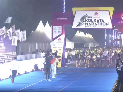 Actor-model Milind Soman flags off marathon in Kolkata to promote fitness in society | Actor-model Milind Soman flags off marathon in Kolkata to promote fitness in society Actor-model Milind Soman flags off marathon in Kolkata to promote fitness in society | Actor-model Milind Soman flags off marathon in Kolkata to promote fitness in society