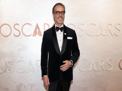 Guy Pearce apologises for misleading posts on social media, decides to take break after backlash | Guy Pearce apologises for misleading posts on social media, decides to take break after backlash