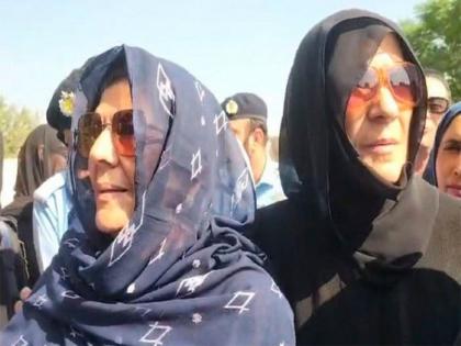 Pak: Imran Khan's sister allowed jail visit amid PTI protests, Section 144 clampdown | Pak: Imran Khan's sister allowed jail visit amid PTI protests, Section 144 clampdown Pak: Imran Khan's sister allowed jail visit amid PTI protests, Section 144 clampdown | Pak: Imran Khan's sister allowed jail visit amid PTI protests, Section 144 clampdown