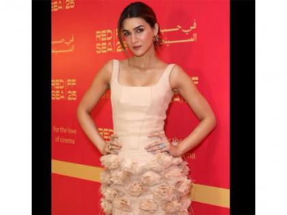 Kriti Sanon appears at the Red Sea Film Festival, recalls being on set with SRK early in her career | Kriti Sanon appears at the Red Sea Film Festival, recalls being on set with SRK early in her career