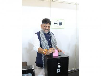 DCM DK Shivakumar cast his vote in Karnataka State Cricket Association Presidential election | DCM DK Shivakumar cast his vote in Karnataka State Cricket Association Presidential election