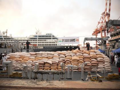 Tamil Nadu sends 1,000 tonnes of relief to cyclone-hit Sri Lanka under Op Sagar Bandhu | Tamil Nadu sends 1,000 tonnes of relief to cyclone-hit Sri Lanka under Op Sagar Bandhu Tamil Nadu sends 1,000 tonnes of relief to cyclone-hit Sri Lanka under Op Sagar Bandhu | Tamil Nadu sends 1,000 tonnes of relief to cyclone-hit Sri Lanka under Op Sagar Bandhu