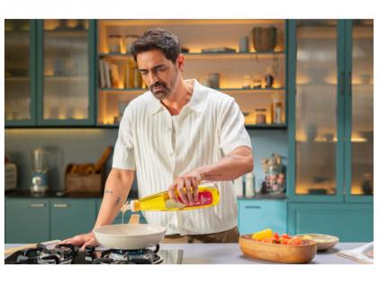 Gulab Teams up with Arjun Rampal to celebrate the Good Side of Life with Cold-Pressed Oils | Gulab Teams up with Arjun Rampal to celebrate the Good Side of Life with Cold-Pressed Oils Gulab Teams up with Arjun Rampal to celebrate the Good Side of Life with Cold-Pressed Oils | Gulab Teams up with Arjun Rampal to celebrate the Good Side of Life with Cold-Pressed Oils
