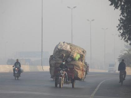 Pakistan: Karachi's air quality worsens sharply, respiratory diseases rise | Pakistan: Karachi's air quality worsens sharply, respiratory diseases rise Pakistan: Karachi's air quality worsens sharply, respiratory diseases rise | Pakistan: Karachi's air quality worsens sharply, respiratory diseases rise