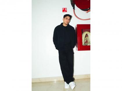 Anuv Jain drops his latest single 'Inaam' | Anuv Jain drops his latest single 'Inaam' Anuv Jain drops his latest single 'Inaam' | Anuv Jain drops his latest single 'Inaam'