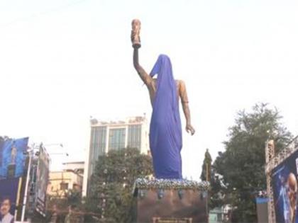 Lionel Messi to virtually unveil his 70-foot statue at Lake Town in Kolkata | Lionel Messi to virtually unveil his 70-foot statue at Lake Town in Kolkata Lionel Messi to virtually unveil his 70-foot statue at Lake Town in Kolkata | Lionel Messi to virtually unveil his 70-foot statue at Lake Town in Kolkata