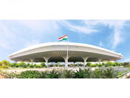 Mumbai International Airport sets new record with 1.76 lakh passenger traffic on Nov 29 | Mumbai International Airport sets new record with 1.76 lakh passenger traffic on Nov 29 Mumbai International Airport sets new record with 1.76 lakh passenger traffic on Nov 29 | Mumbai International Airport sets new record with 1.76 lakh passenger traffic on Nov 29