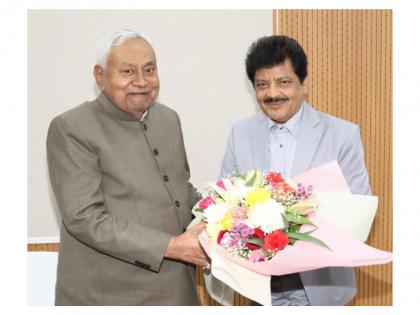 Singer Udit Narayan meets Nitish Kumar