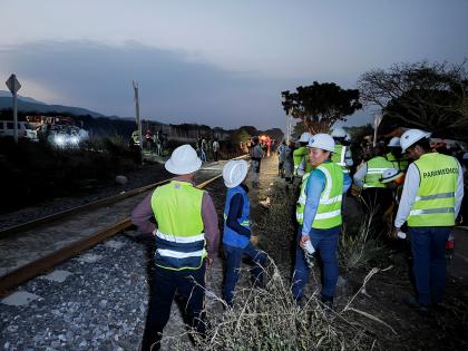 Mexico: 13 killed, 98 injured as passenger train derails on Isthmus of Tehuantepec Railway | Mexico: 13 killed, 98 injured as passenger train derails on Isthmus of Tehuantepec Railway Mexico: 13 killed, 98 injured as passenger train derails on Isthmus of Tehuantepec Railway | Mexico: 13 killed, 98 injured as passenger train derails on Isthmus of Tehuantepec Railway