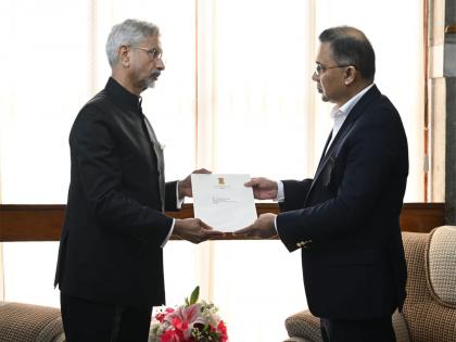 EAM Jaishankar hands over PM Modi's letter to BNP Acting Chairman Tarique Rahman in Dhaka, highlights "vision and values" guiding partnership | EAM Jaishankar hands over PM Modi's letter to BNP Acting Chairman Tarique Rahman in Dhaka, highlights "vision and values" guiding partnership EAM Jaishankar hands over PM Modi's letter to BNP Acting Chairman Tarique Rahman in Dhaka, highlights "vision and values" guiding partnership | EAM Jaishankar hands over PM Modi's letter to BNP Acting Chairman Tarique Rahman in Dhaka, highlights "vision and values" guiding partnership