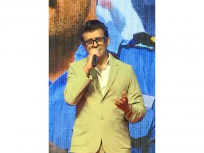 "It gave me title of a serious singer for first time": Sonu Nigam recalls impact of 'Sandese aate hah' song in his career | "It gave me title of a serious singer for first time": Sonu Nigam recalls impact of 'Sandese aate hah' song in his career "It gave me title of a serious singer for first time": Sonu Nigam recalls impact of 'Sandese aate hah' song in his career | "It gave me title of a serious singer for first time": Sonu Nigam recalls impact of 'Sandese aate hah' song in his career