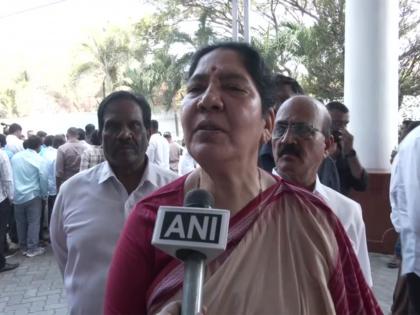 "Revanth Reddy is an expert in diversionary politics": BRS leader on Harish Rao phone-tapping summon | "Revanth Reddy is an expert in diversionary politics": BRS leader on Harish Rao phone-tapping summon "Revanth Reddy is an expert in diversionary politics": BRS leader on Harish Rao phone-tapping summon | "Revanth Reddy is an expert in diversionary politics": BRS leader on Harish Rao phone-tapping summon