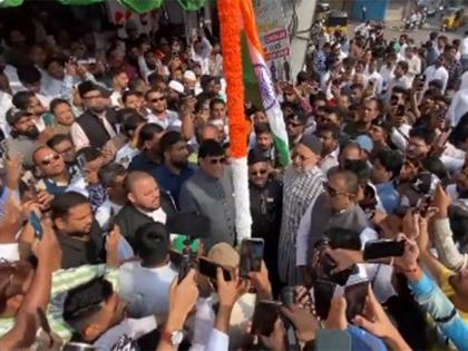 AIMIM chief Asaduddin Owaisi unfurls National Flag on 77th R-Day | AIMIM chief Asaduddin Owaisi unfurls National Flag on 77th R-Day AIMIM chief Asaduddin Owaisi unfurls National Flag on 77th R-Day | AIMIM chief Asaduddin Owaisi unfurls National Flag on 77th R-Day