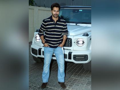 "Acts like these are punishable": Mumbai Metro authorities call out Varun Dhawan for performing pull-ups inside a metro coach | "Acts like these are punishable": Mumbai Metro authorities call out Varun Dhawan for performing pull-ups inside a metro coach "Acts like these are punishable": Mumbai Metro authorities call out Varun Dhawan for performing pull-ups inside a metro coach | "Acts like these are punishable": Mumbai Metro authorities call out Varun Dhawan for performing pull-ups inside a metro coach
