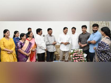 YSRCP cadre need not fear false cases, says Jagan Mohan Reddy | YSRCP cadre need not fear false cases, says Jagan Mohan Reddy YSRCP cadre need not fear false cases, says Jagan Mohan Reddy | YSRCP cadre need not fear false cases, says Jagan Mohan Reddy